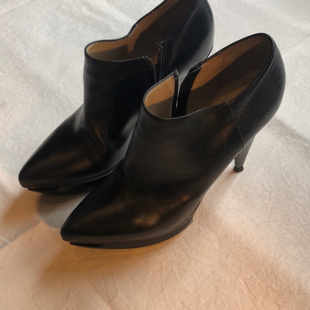 Gianfranco Ferre Booties. Black leather, size: 7.5